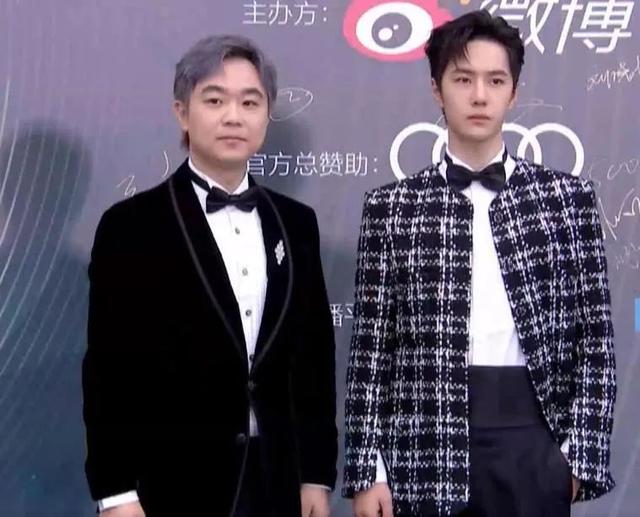 电影之夜红毯生图：刘亦菲高定裙显胖，李冰冰状态佳，王一博帅气休闲区蓝鸢梦想 - Www.slyday.coM