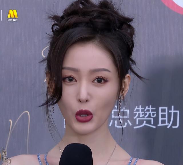 电影之夜红毯生图：刘亦菲高定裙显胖，李冰冰状态佳，王一博帅气休闲区蓝鸢梦想 - Www.slyday.coM