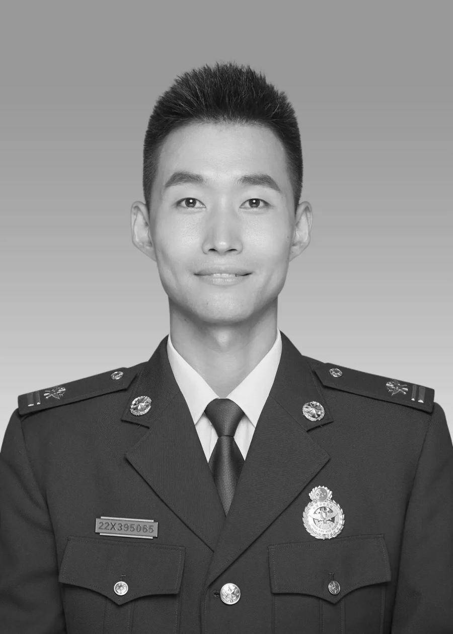 凡人歌｜一名山东籍消防员在火灾扑救中遭遇爆燃牺牲，年仅30岁休闲区蓝鸢梦想 - Www.slyday.coM
