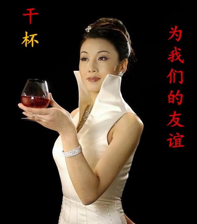 电影之夜红毯生图：刘亦菲高定裙显胖，李冰冰状态佳，王一博帅气休闲区蓝鸢梦想 - Www.slyday.coM