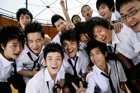 豆瓣9.6分《快乐再出发》，还有什么比看“再就业男团”更解压？休闲区蓝鸢梦想 - Www.slyday.coM