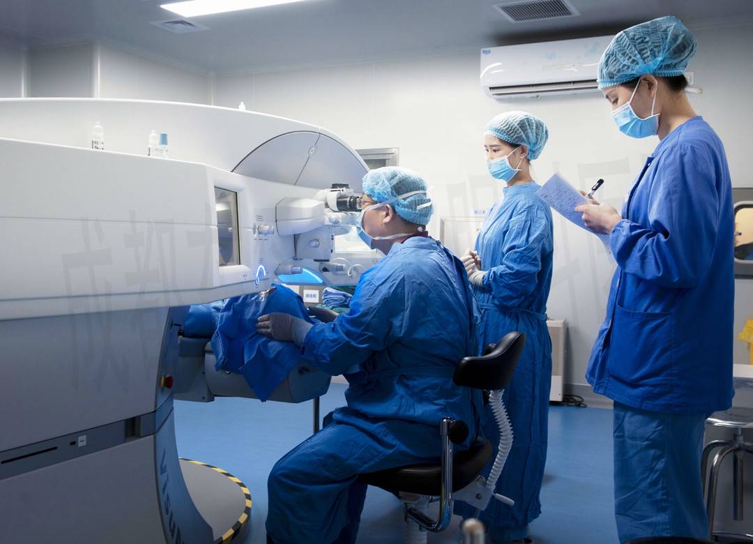 成都东区爱尔眼科鲁齐：20年如一日，用“匠心”做好每例近视手术休闲区蓝鸢梦想 - Www.slyday.coM