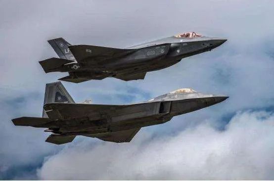 谁才是歼20的最佳“搭档”？休闲区蓝鸢梦想 - Www.slyday.coM