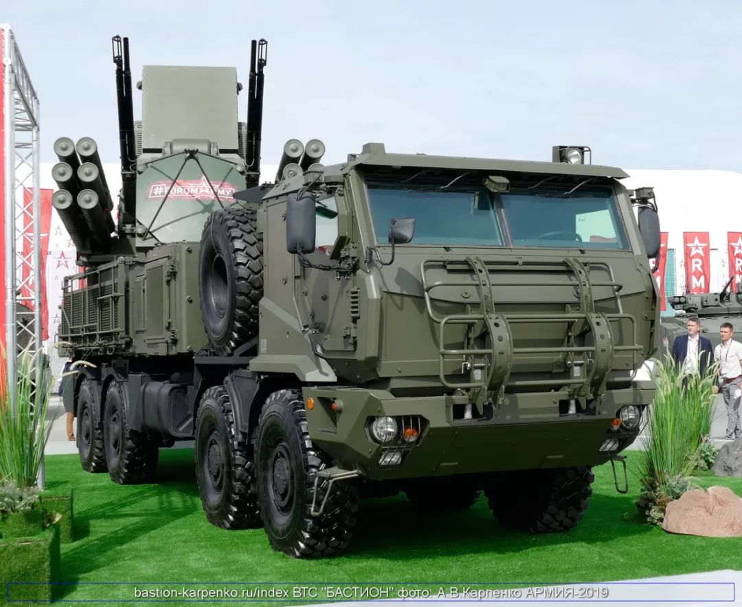 展会首现铠甲-sm防空系统反无人机新弹药,一次装48发不费劲__财经头条