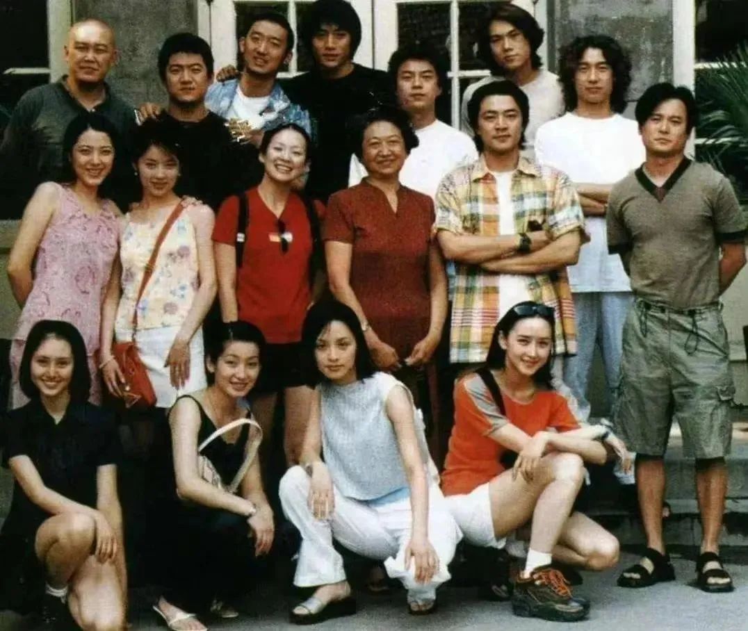 她的清醒，内娱最缺休闲区蓝鸢梦想 - Www.slyday.coM