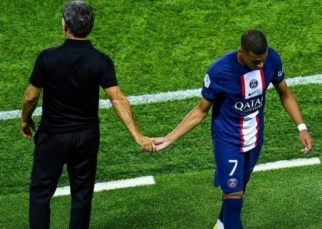 大反转！曝姆总被孤立，2.2亿巨星更得民心，球迷：后悔没去皇马休闲区蓝鸢梦想 - Www.slyday.coM