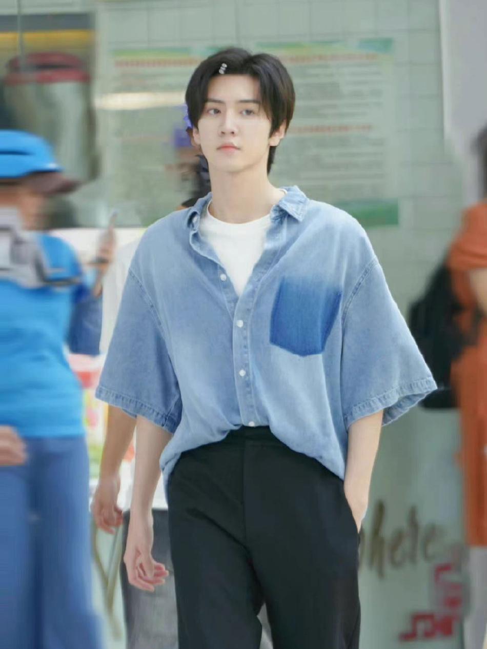 《偷偷藏不住》流出,赵露思陈哲远露面,网友热议休闲区蓝鸢梦想 - Www.slyday.coM 《偷偷藏不住》流出,赵露思陈哲远露面,网友热议休闲区蓝鸢梦想 - Www.slyday.coM