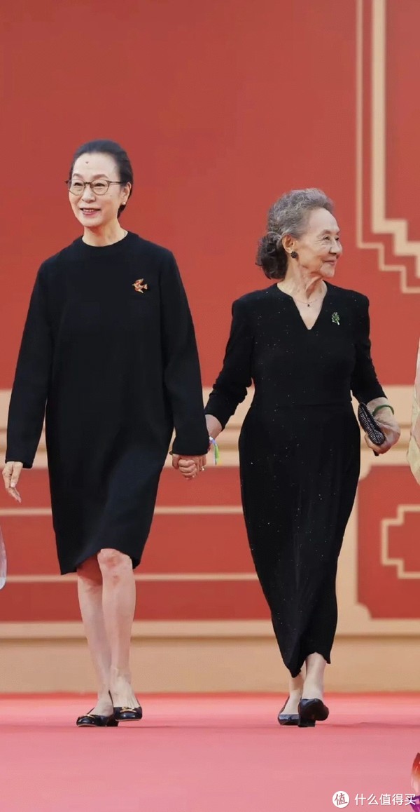 她才是真正的 顶级名媛 ！红毯生图艳压所有女明星休闲区蓝鸢梦想 - Www.slyday.coM