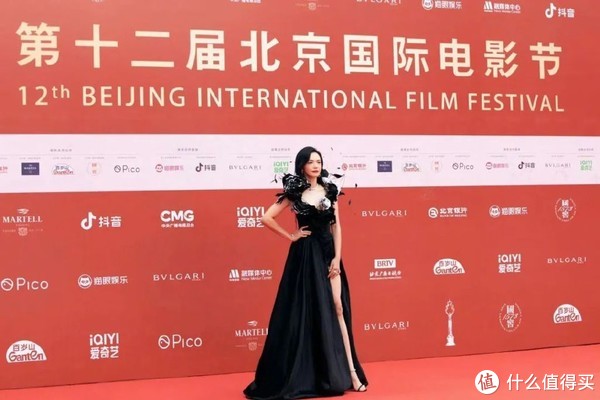 她才是真正的 顶级名媛 ！红毯生图艳压所有女明星休闲区蓝鸢梦想 - Www.slyday.coM