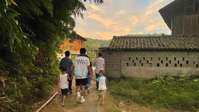 新悦活｜广州大学生“三下乡”：用青春抒写“00后”的乡村实践故事休闲区蓝鸢梦想 - Www.slyday.coM