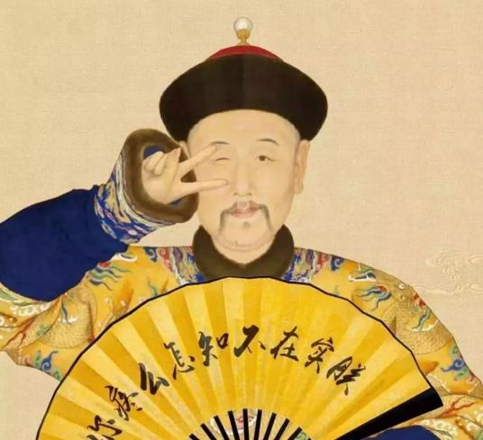 原本高高在上,严肃冰冷的故宫,通过乾隆皇帝和普罗大众卖萌"自降身价"