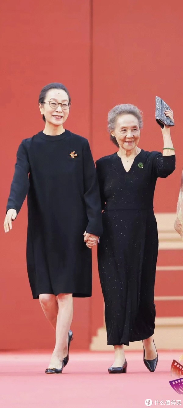 她才是真正的 顶级名媛 ！红毯生图艳压所有女明星休闲区蓝鸢梦想 - Www.slyday.coM