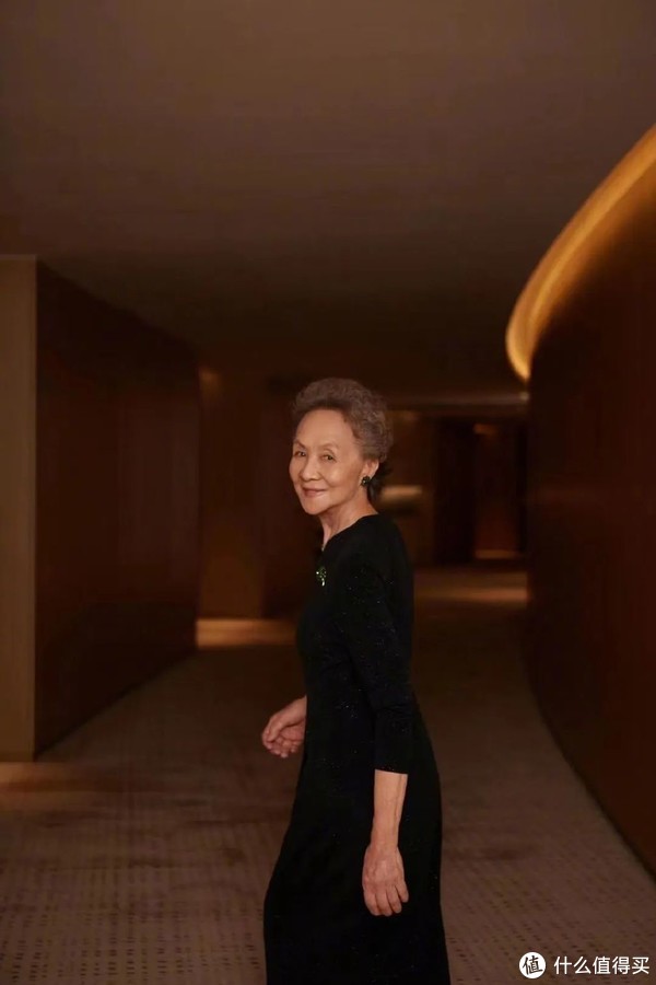 她才是真正的 顶级名媛 ！红毯生图艳压所有女明星休闲区蓝鸢梦想 - Www.slyday.coM