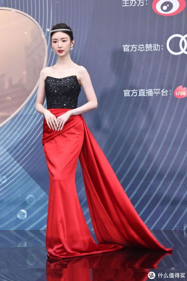 她才是真正的 顶级名媛 ！红毯生图艳压所有女明星休闲区蓝鸢梦想 - Www.slyday.coM