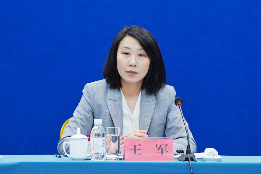 市优化营商环境工作专班办公室专职副主任,市行政审批局副局长 王军