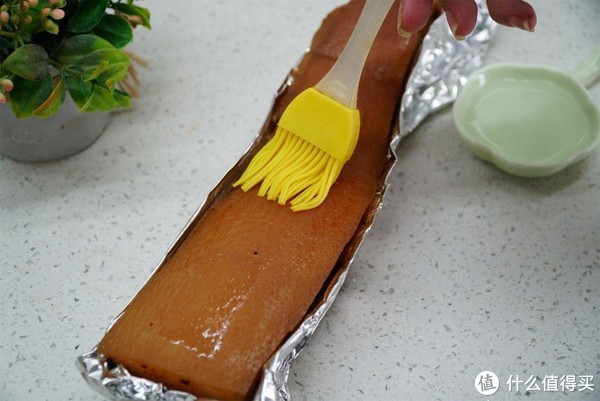 原来在家做“脆皮五花肉”这么简单，一煮一烤，焦香酥脆，真解馋休闲区蓝鸢梦想 - Www.slyday.coM