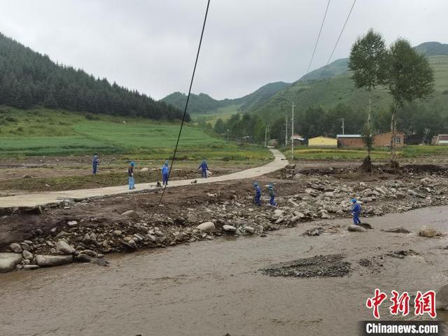 青海大通青山洪灾现场见闻:多方力量驰援受灾民众从容应对