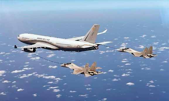印度战机接受法国军机空中加油（图片来自印媒）
