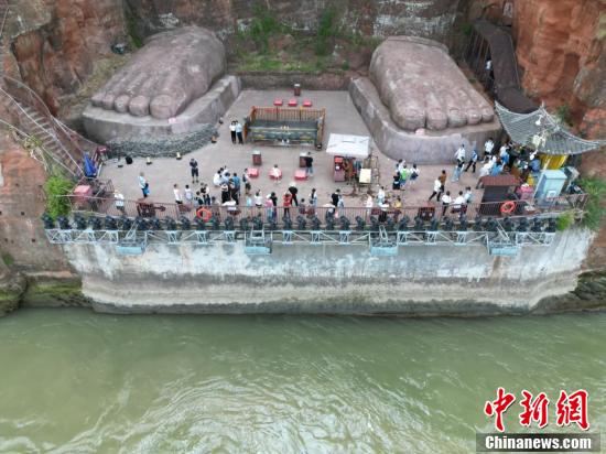 水位下降 四川乐山大佛“真身”全部显露休闲区蓝鸢梦想 - Www.slyday.coM