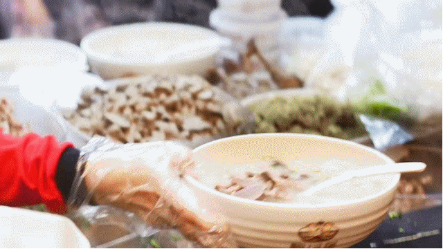 南京小吃鸭血粉丝汤