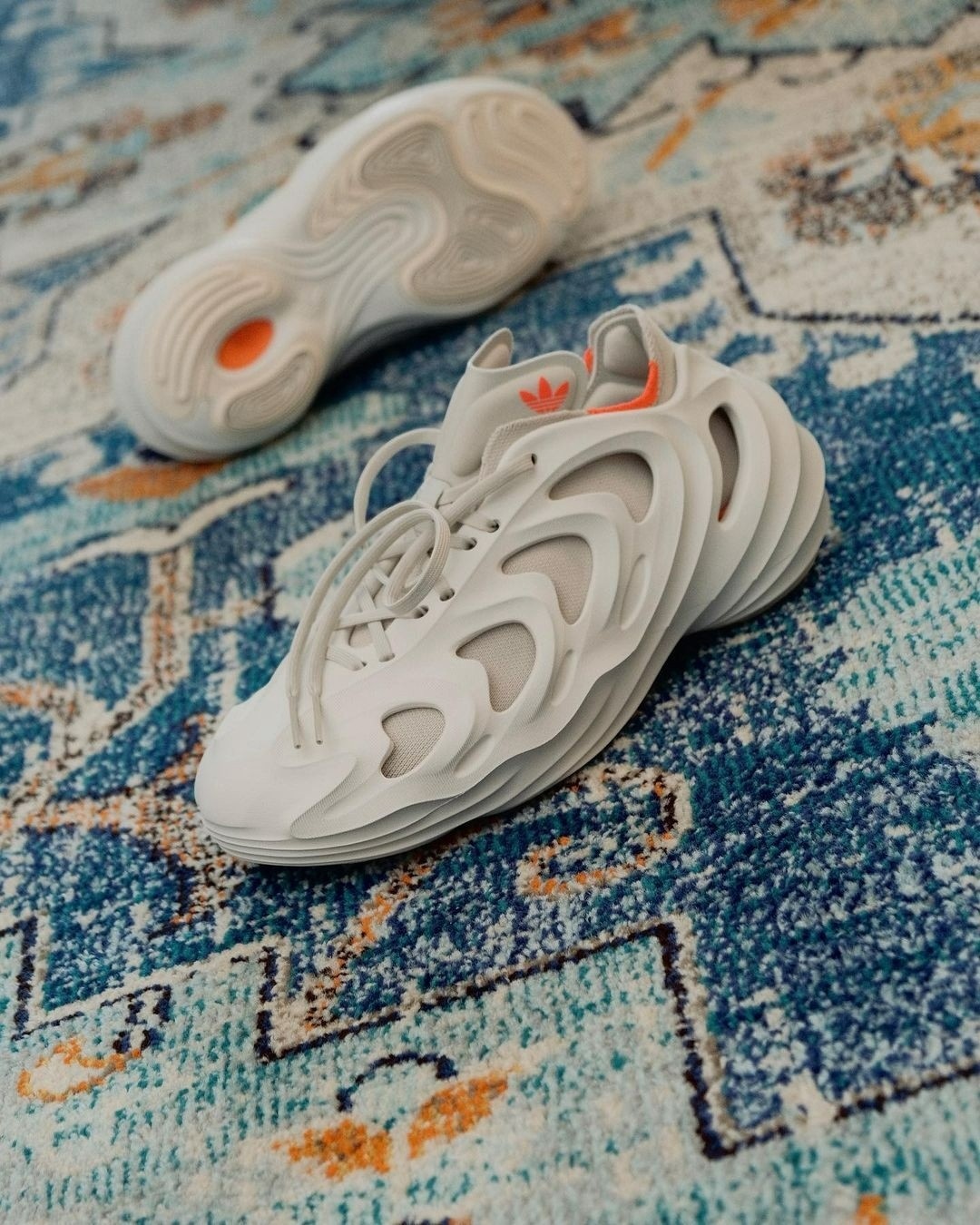 完整细节曝光！三叶草新洞洞鞋要发售了！休闲区蓝鸢梦想 - Www.slyday.coM