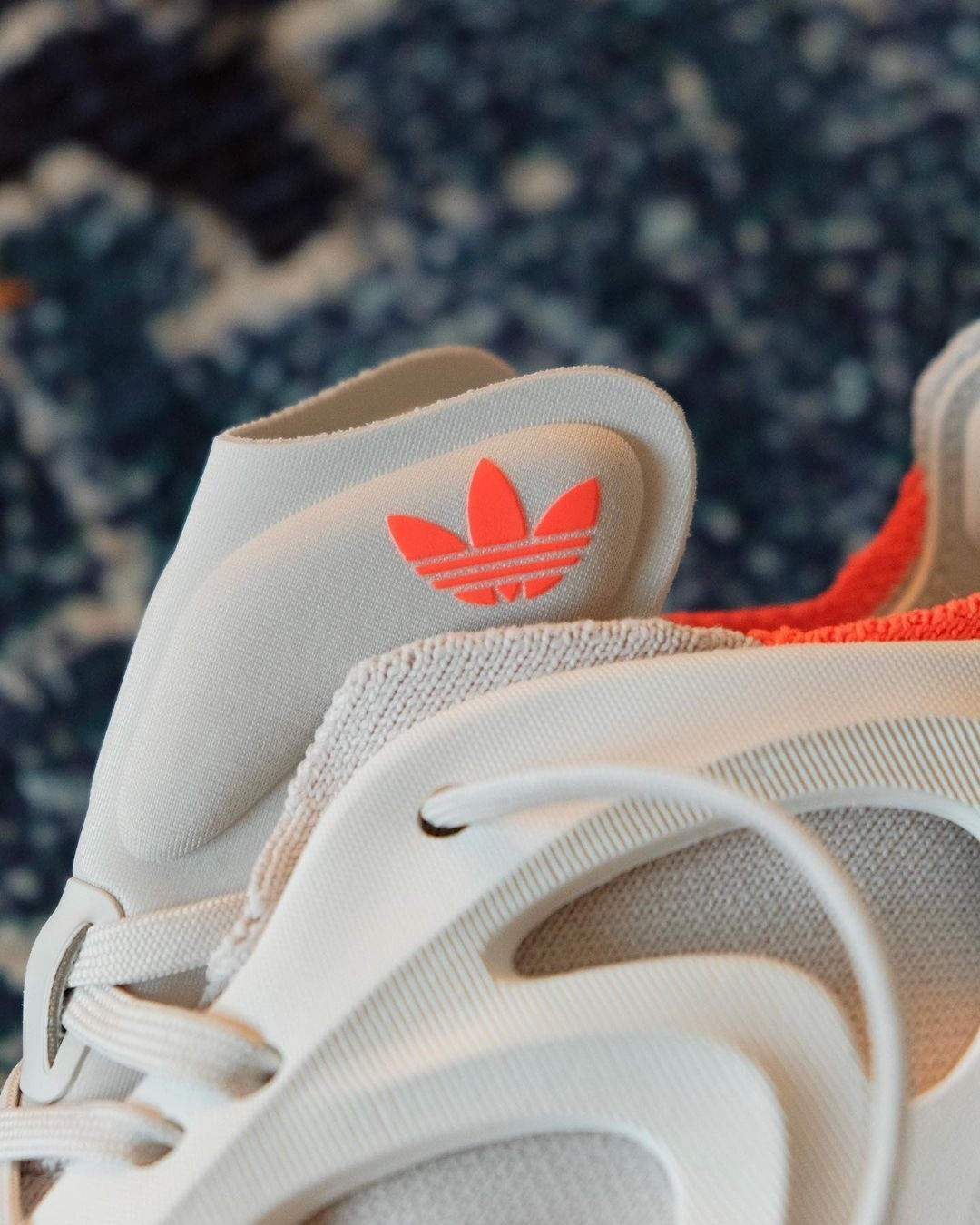 完整细节曝光！三叶草新洞洞鞋要发售了！休闲区蓝鸢梦想 - Www.slyday.coM