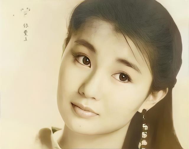 曾经艳冠香江的张曼玉,为何到了晚年,还是孤身一人?__财经头条