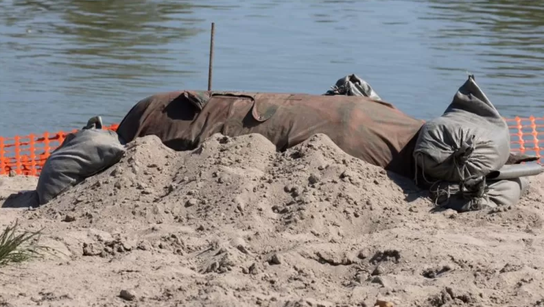 波河河床上发现的二战时期一枚重达450公斤的炸弹