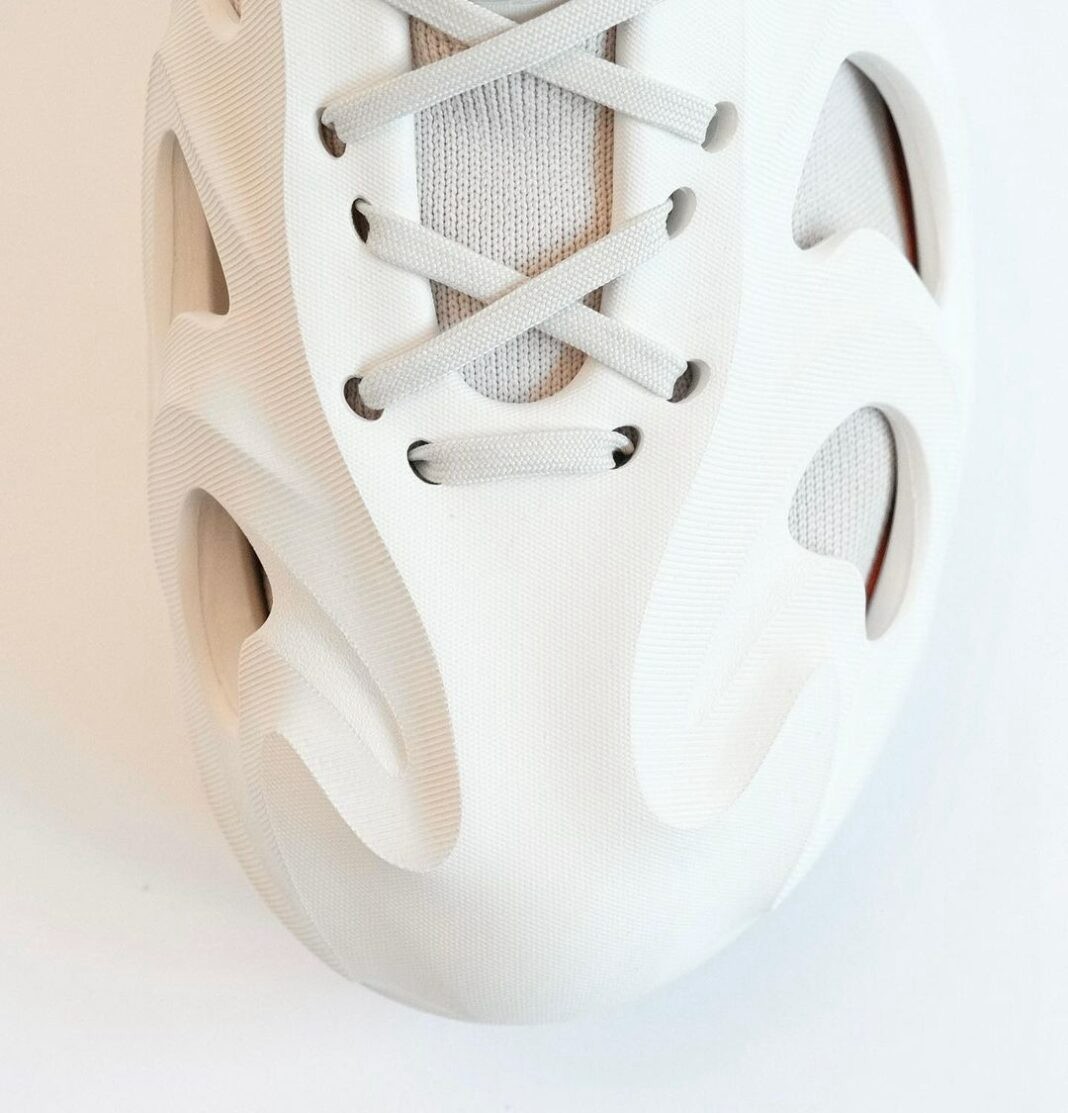 完整细节曝光！三叶草新洞洞鞋要发售了！休闲区蓝鸢梦想 - Www.slyday.coM