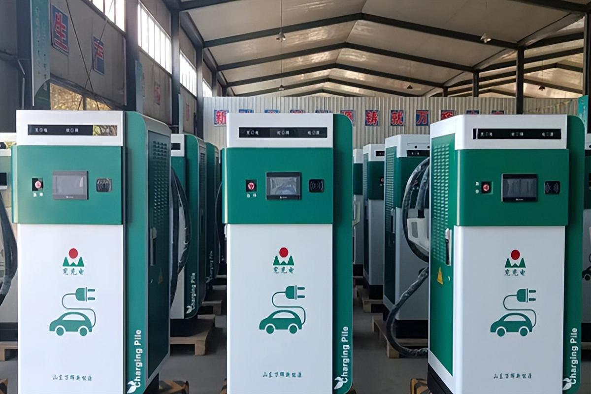 3,厂家保修期长短选择汽车充电桩厂家还要注意厂家对设备保修期长短.