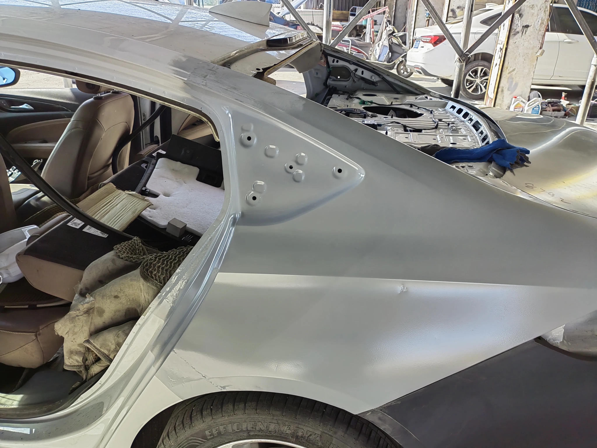 汽车后叶子板,能不换尽量不要换__财经头条