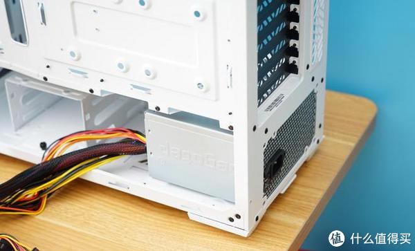 好机箱也能提升使用体验：酷冷至尊MB520MESH中塔机箱分享休闲区蓝鸢梦想 - Www.slyday.coM