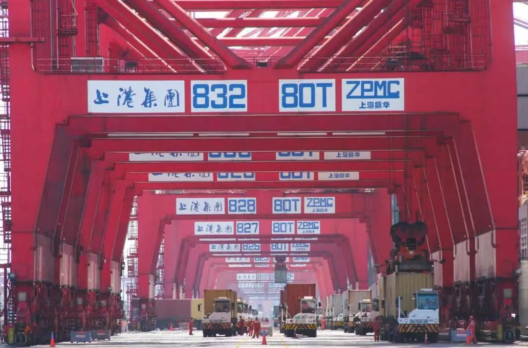 上海港集装箱吞吐量连续12年保持世界第一