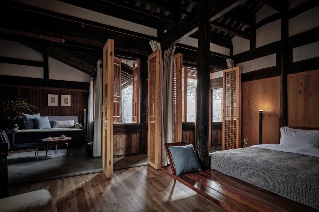 既下山·文郁堂仅有八间客房,分布于前后两座明代古建内,以古代文人八