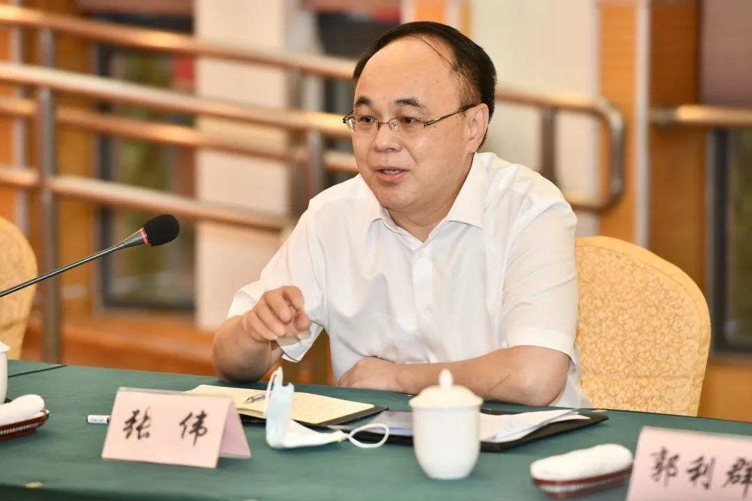 中国残联党组成员副理事长张伟一行来沪调研残疾人宣传文化等工作