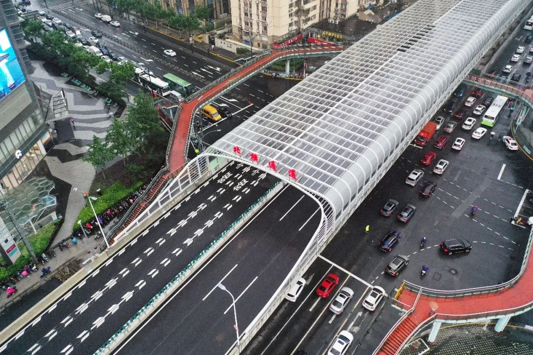 由多家上海地方国有企业共同建设的北横通道工程