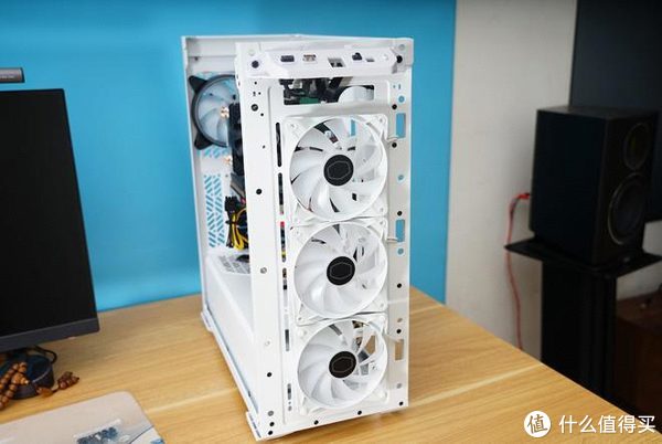 好机箱也能提升使用体验：酷冷至尊MB520MESH中塔机箱分享休闲区蓝鸢梦想 - Www.slyday.coM