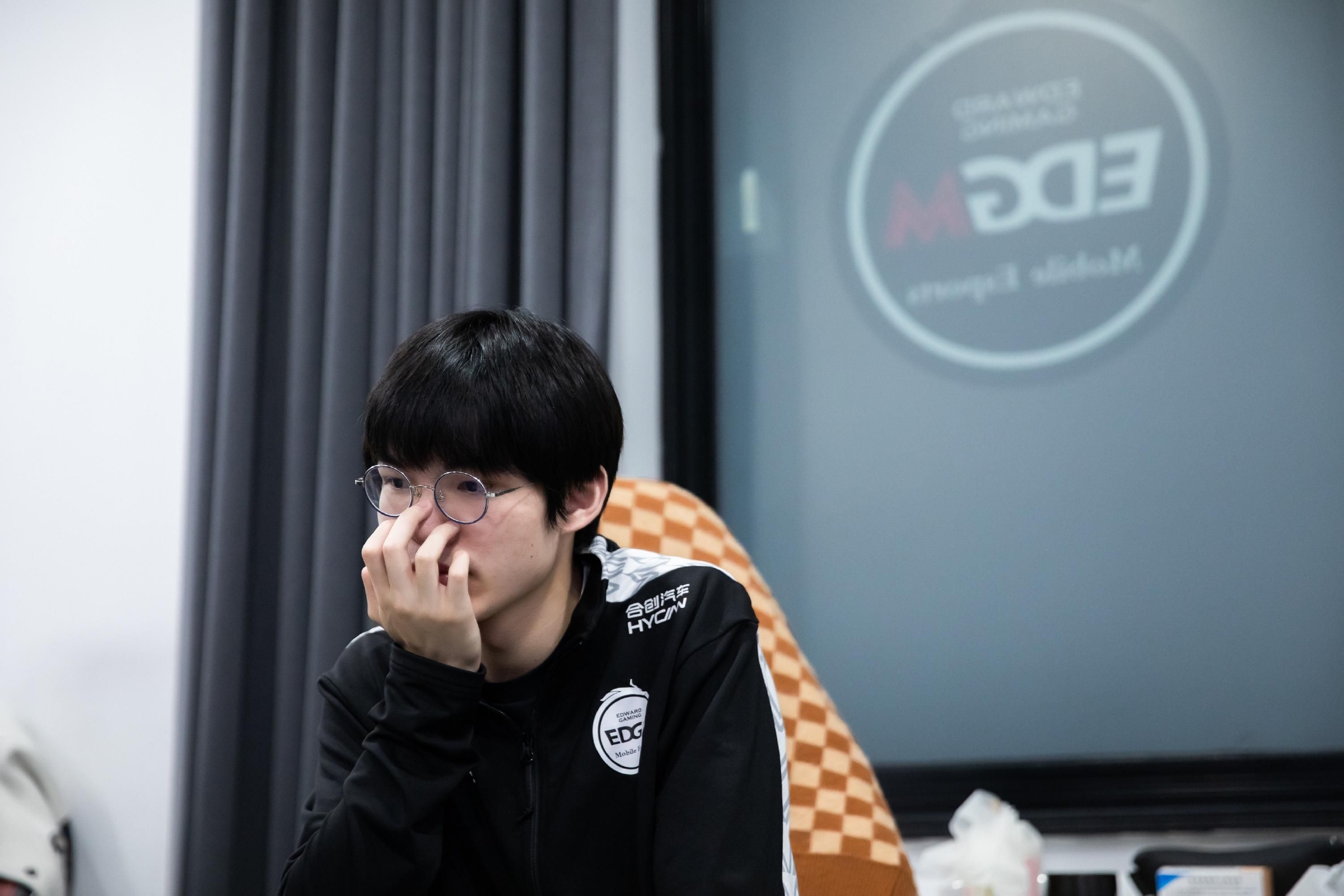 “三冠边路”柠栀还没想过退役，能打就会一直打下去｜专访休闲区蓝鸢梦想 - Www.slyday.coM