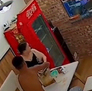 男子为当网红将锅改成方向盘，边泡面边开车！（200期）休闲区蓝鸢梦想 - Www.slyday.coM