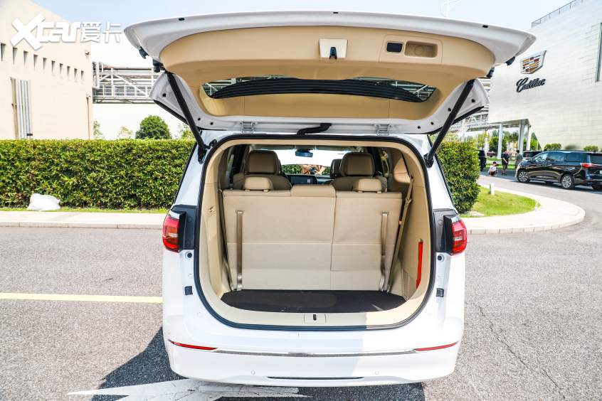 后备厢的容积达521l,可放置3个20寸及2个24寸登机箱,满足日常出行需求