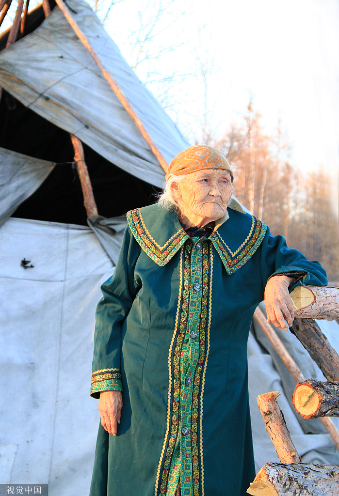 “中国最后一位女酋长”告别了她的驯鹿和山林休闲区蓝鸢梦想 - Www.slyday.coM