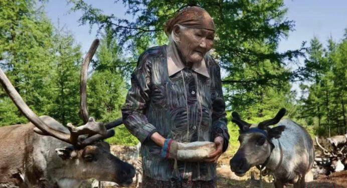 文化观察丨101岁“中国最后的女酋长”去世 以她为原型的小说曾获茅奖 董宇辉直播间卖了150万本休闲区蓝鸢梦想 - Www.slyday.coM