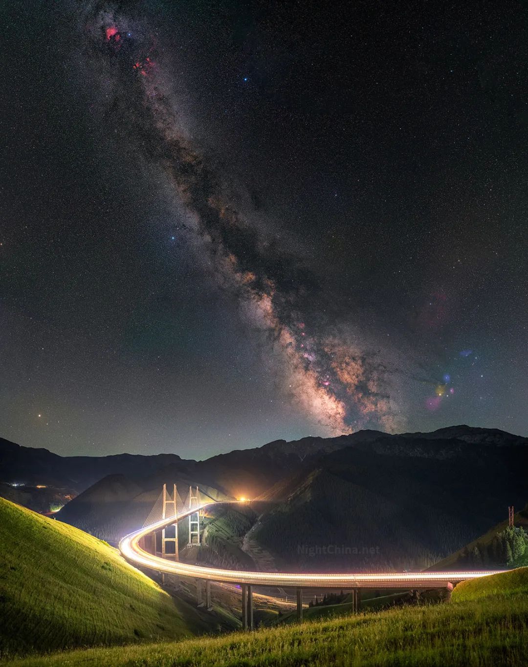 果子沟大桥的银河 | 夜空中国__财经头条