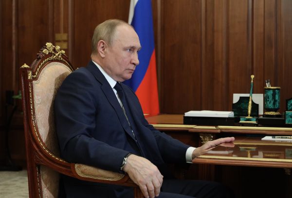 俄罗斯总统普京23日在克里姆林宫参加会议（俄罗斯卫星社）