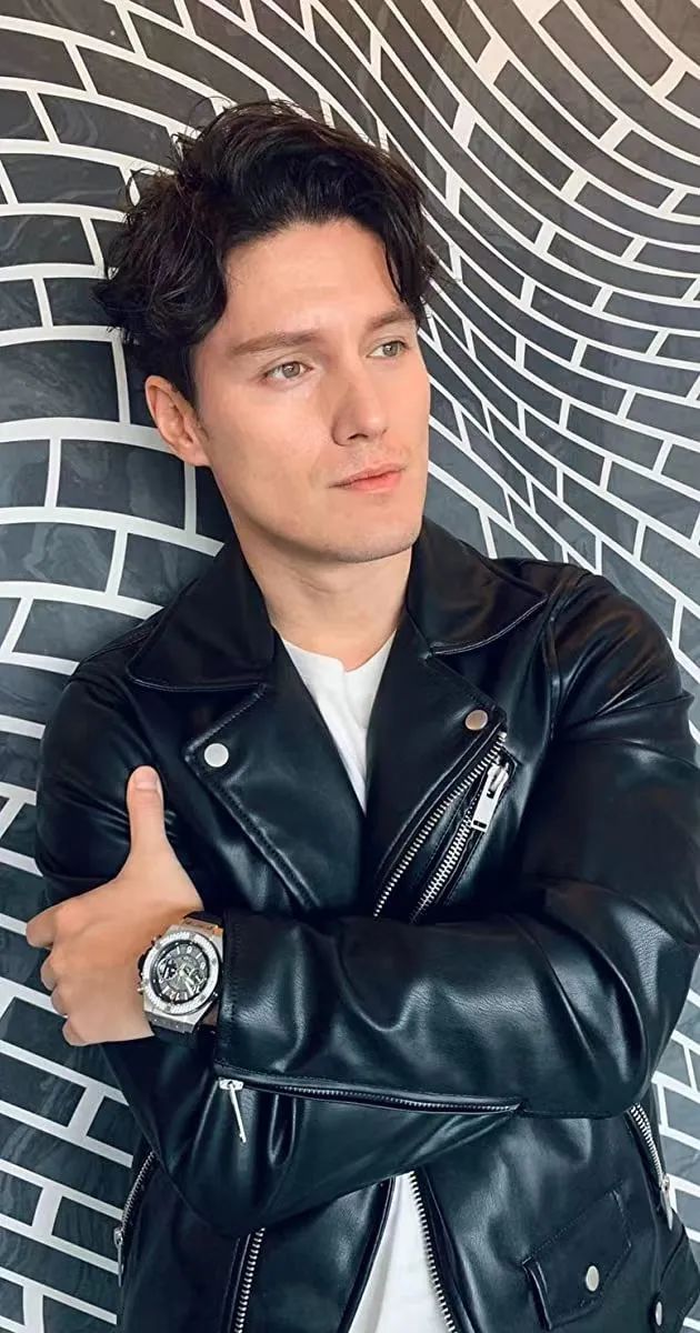 长成混血大叔了?|周华健|周厚安|混血_新浪新闻