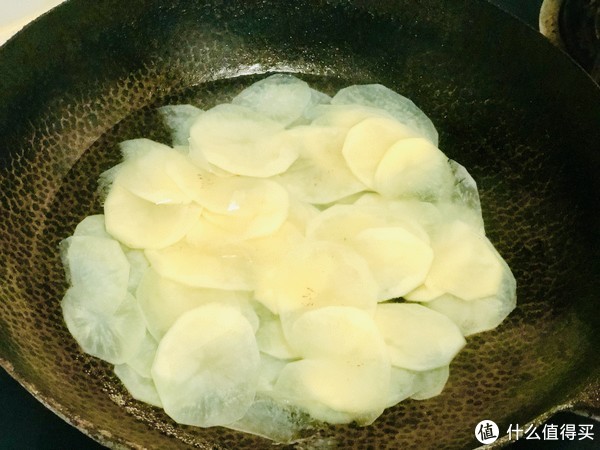 黄心土豆真的比白心土豆好吃吗？菜农：别瞎说！关键看你怎么吃休闲区蓝鸢梦想 - Www.slyday.coM