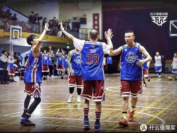 年过四十的“差不多先生”热狗，如今的穿搭还是那么街头吗？休闲区蓝鸢梦想 - Www.slyday.coM