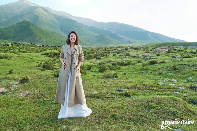 43岁章子怡登上金九封面，让我get到啥叫高级！美从来与年龄无关休闲区蓝鸢梦想 - Www.slyday.coM