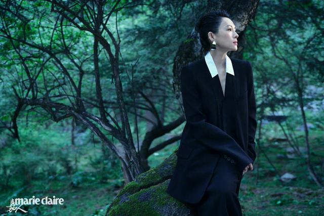 43岁章子怡登上金九封面，让我get到啥叫高级！美从来与年龄无关休闲区蓝鸢梦想 - Www.slyday.coM