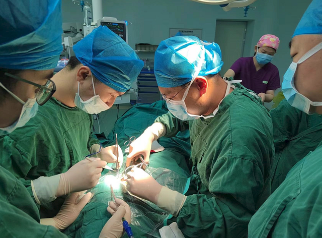 中老年人尤其要注意！黑朦不一定是眼病，可能是大脑在求救休闲区蓝鸢梦想 - Www.slyday.coM